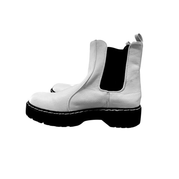 Sincerely Jules Women’s Chunky Chelsea Boots Size 8 Beige Cream Black Lug Sole - Picture 6 of 11